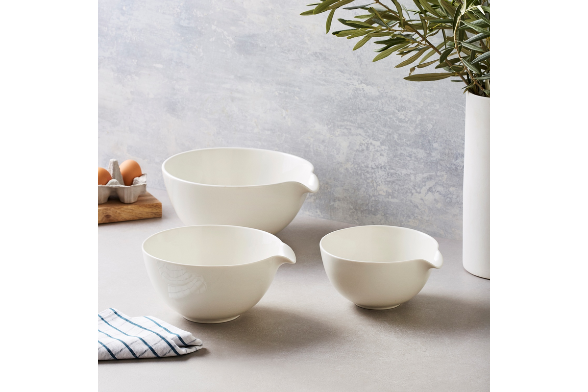 Maxwell & Williams White Basics Mixing Bowl 18cm 1L
